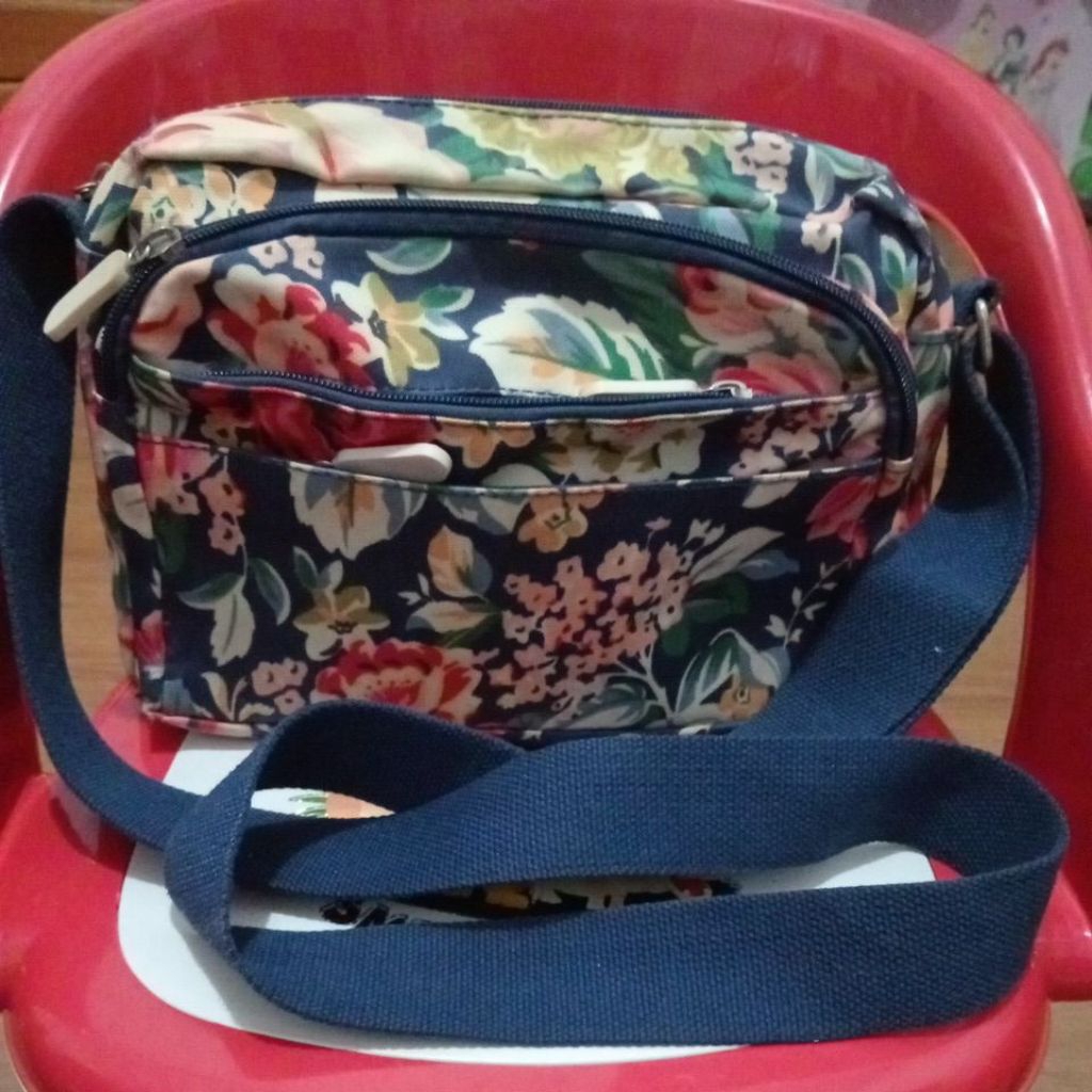 Tas Sling Wanita Monza