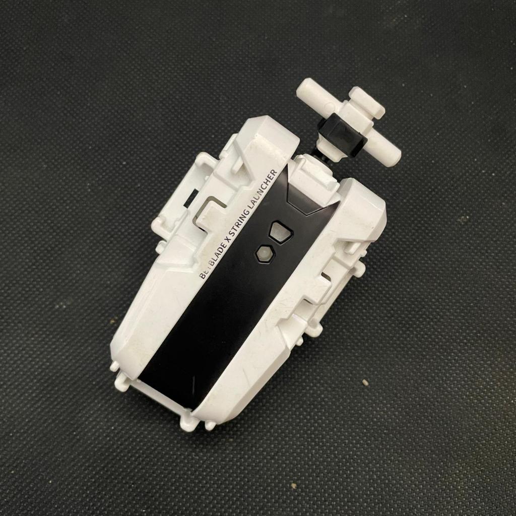 Beyblade X BX-28 String Launcher Putih Ori
