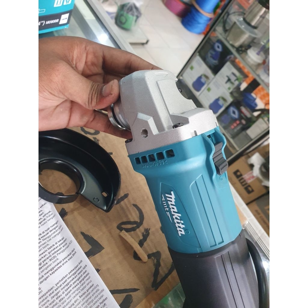 Gerinda Makita Maktec Original Tombol Atas
