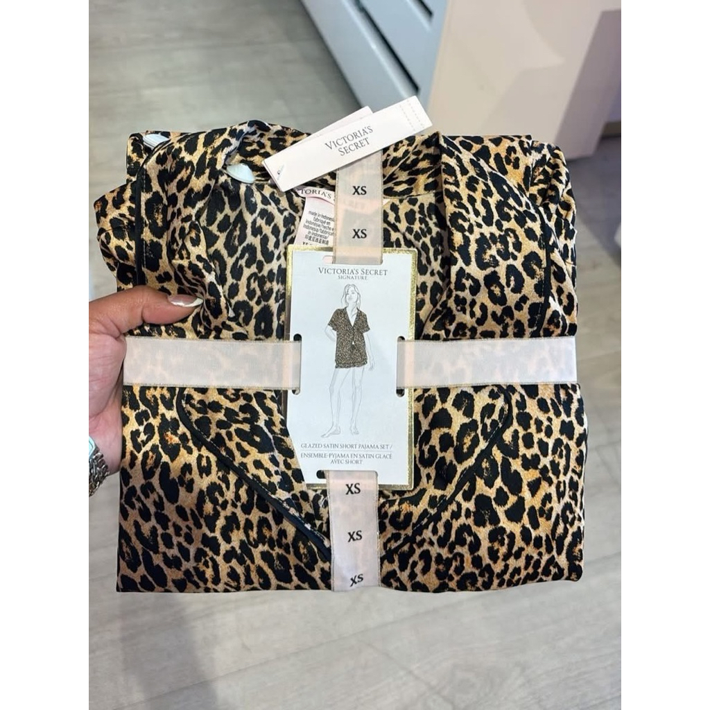 VICTORIA’S SECRET GLAZED SATIN SHORT PAJAMAS