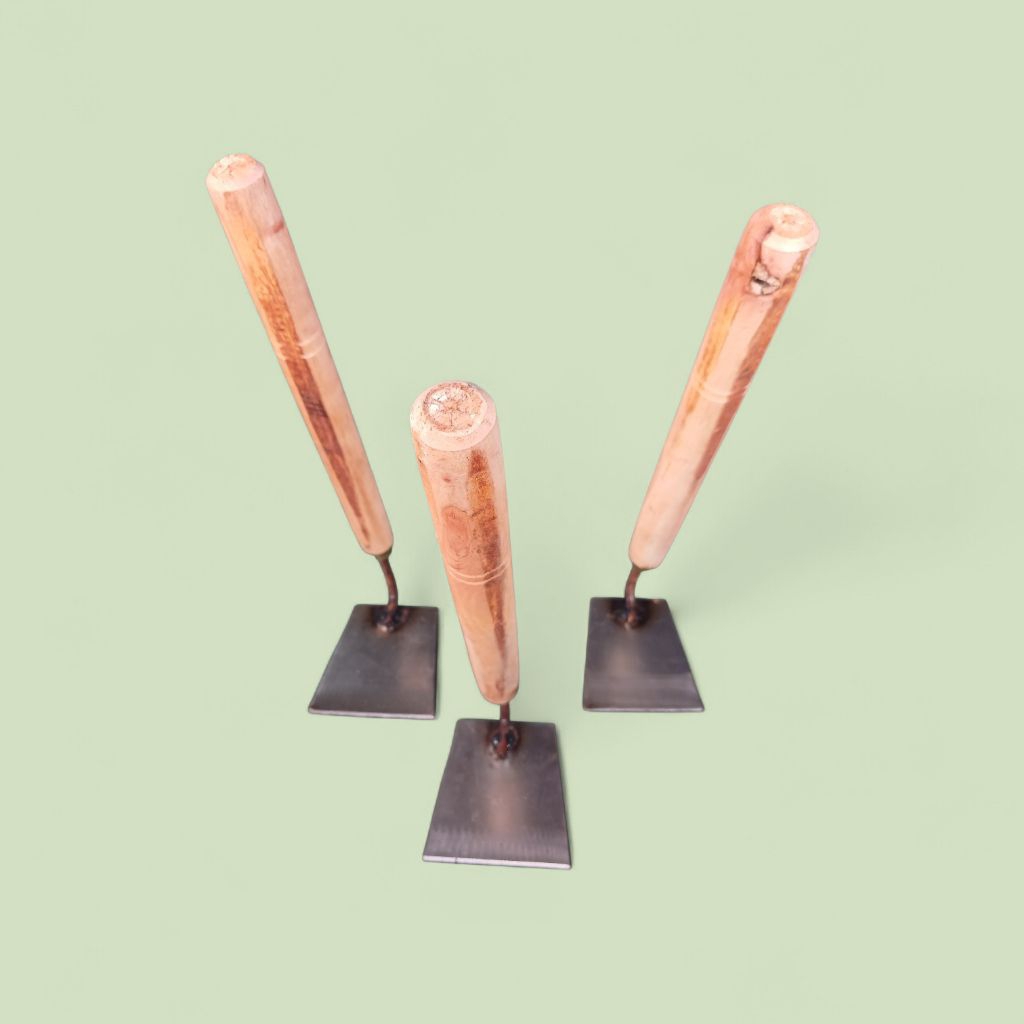 cangkul kecil atau wangkil mini bahan plat baja.