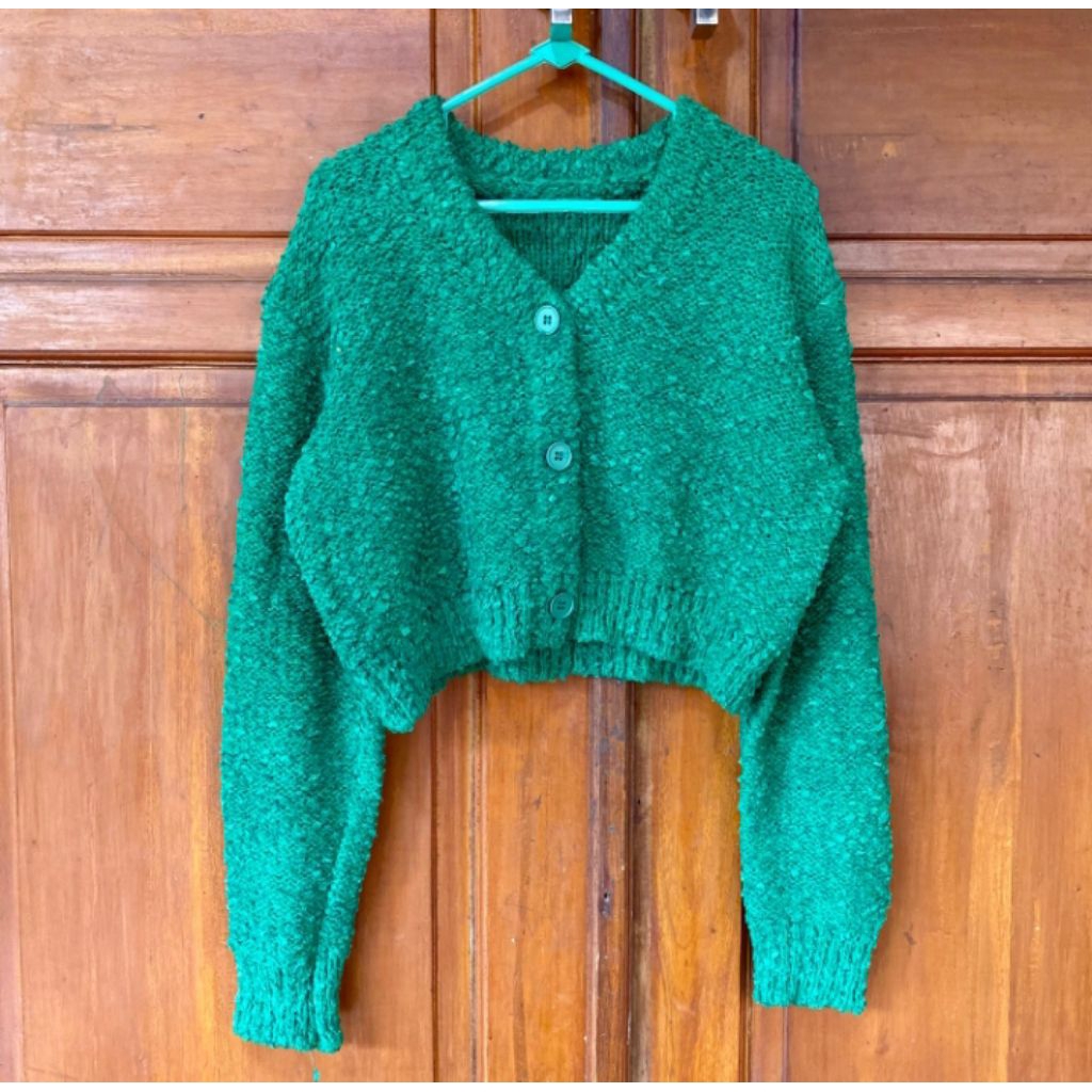 cardigan rajut fuzzy crop