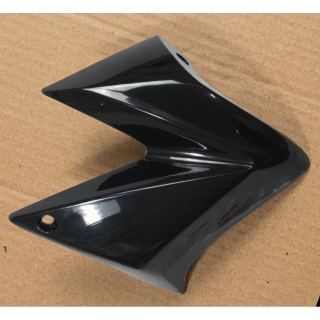 Coper bodi sayap tangki yamaha vixion old (2007-2012) hitam SEBELAH KANAN original second,Cover saya