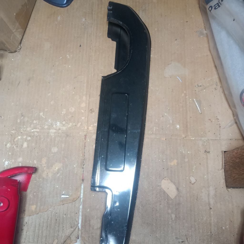 tutup rantai rante suzuki rc100 bravo bawah original