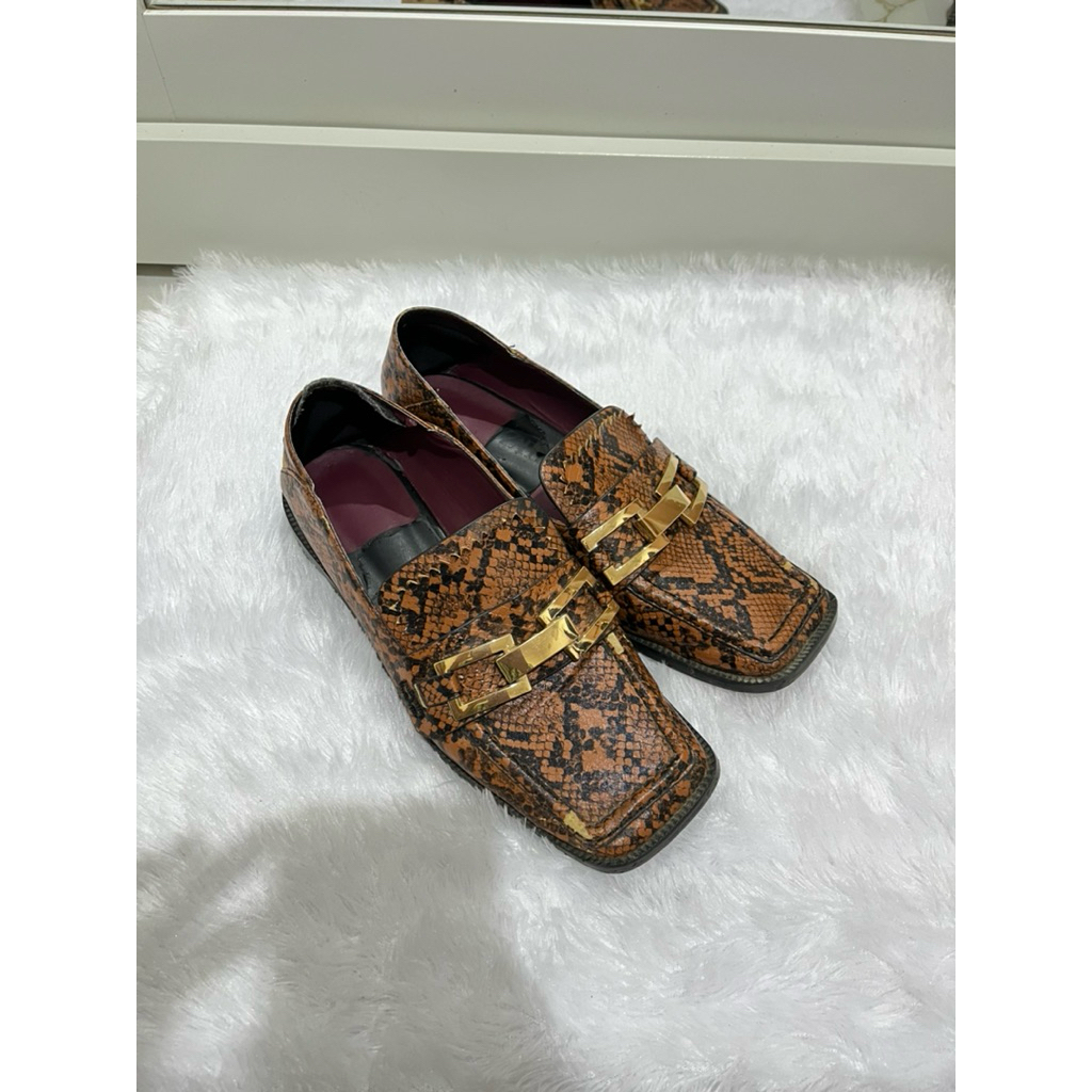preloved sepatu/slip on wanita