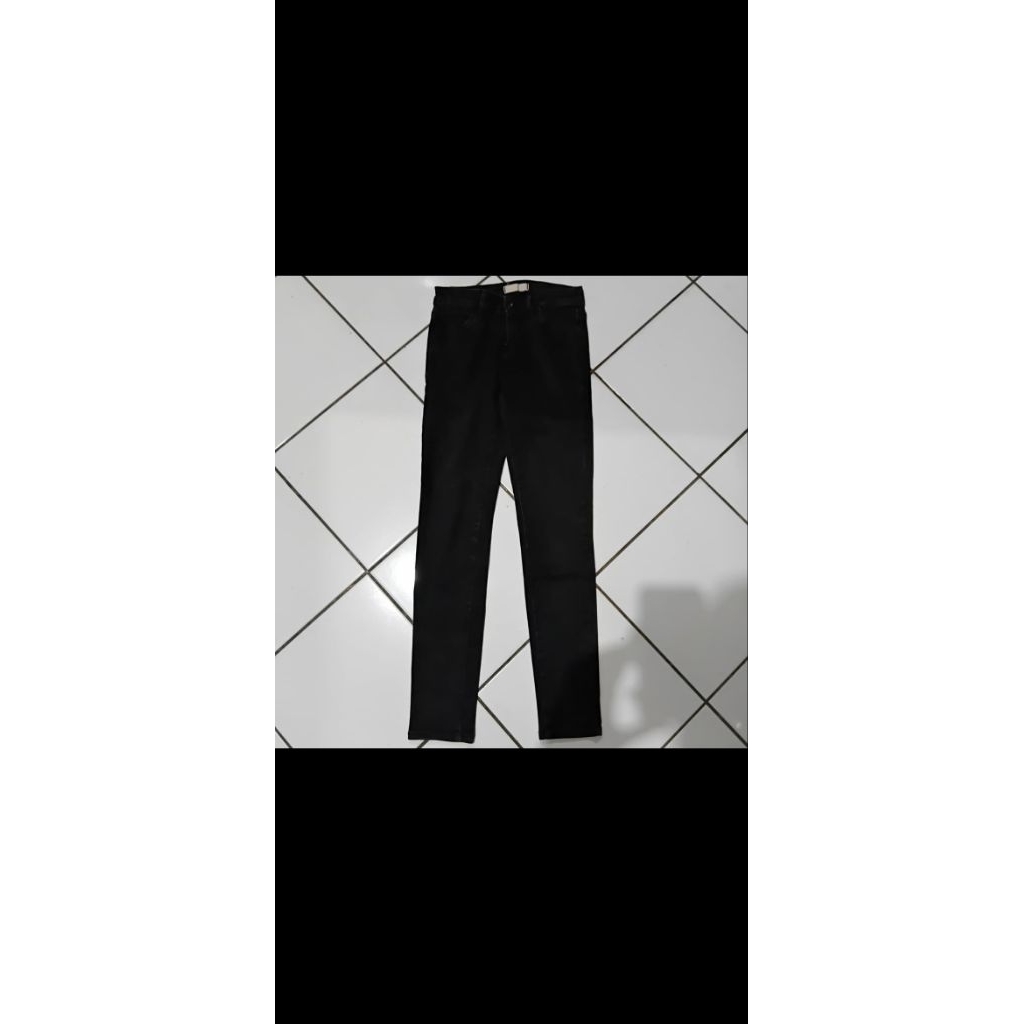 uniqlo jeans hitam