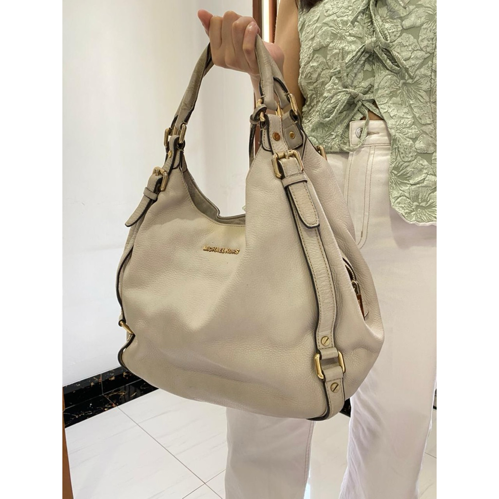 tas michael kors asli warna putih beige
