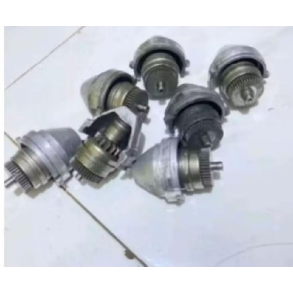 tutup ±gigi pinion gear granat setatar kecil  honda vario 110/beat karbu/spacy/ second ori lepasan m