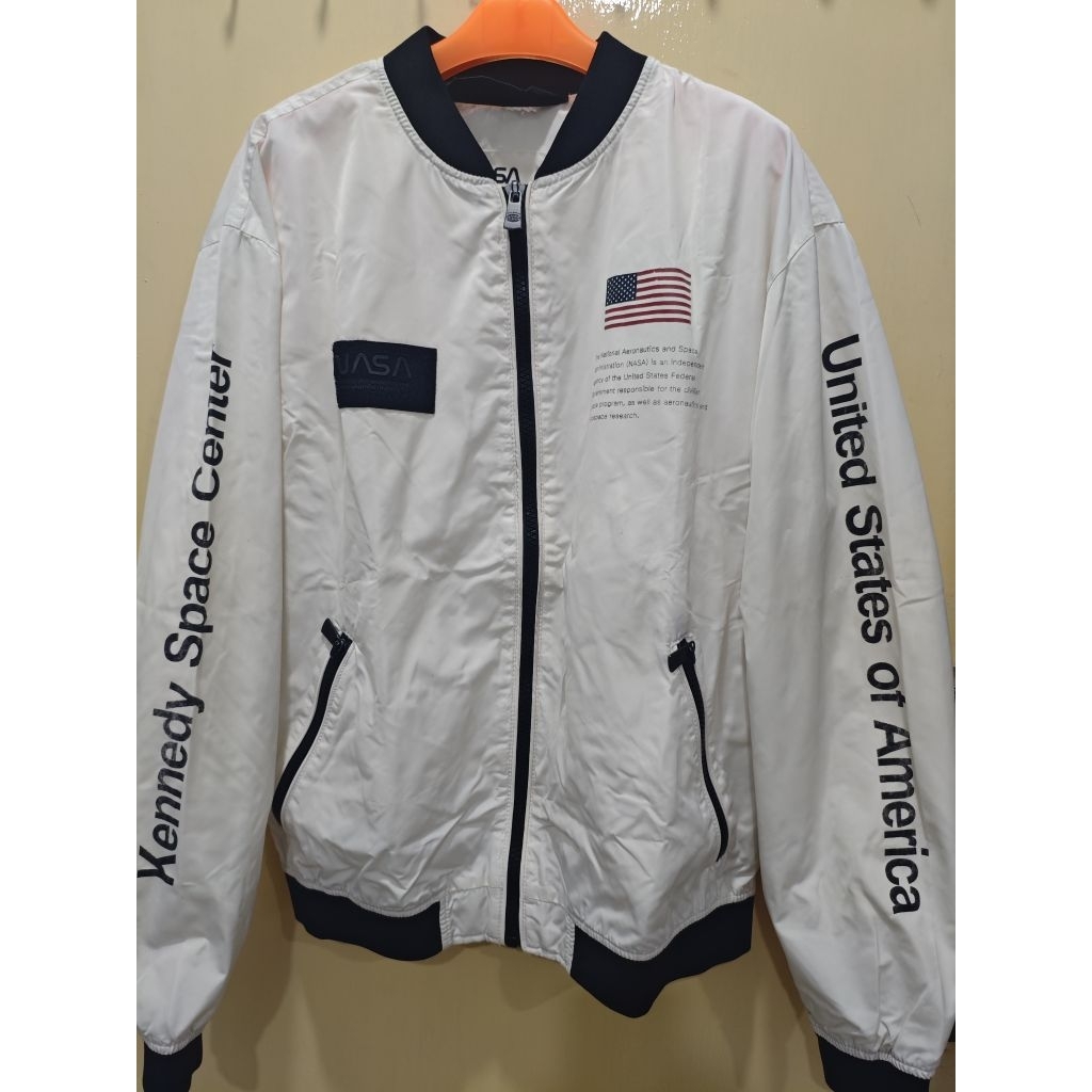 Jaket PULL&BEAR x NASA