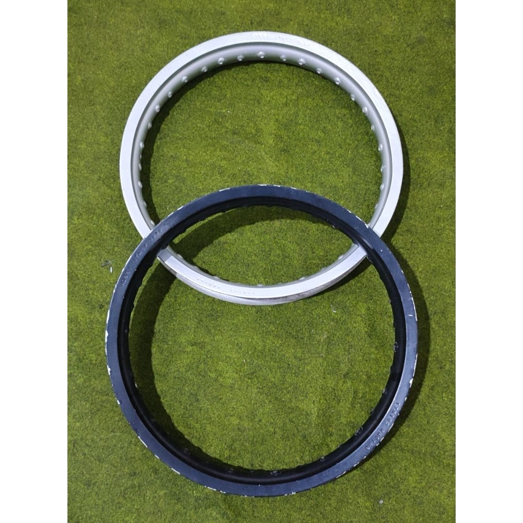 VELG ROSSI ITALY SIZE 185 RATA  RING 17 KONDISI MASIH BAGUS TIDAK PEANG / TIDAK RETAK