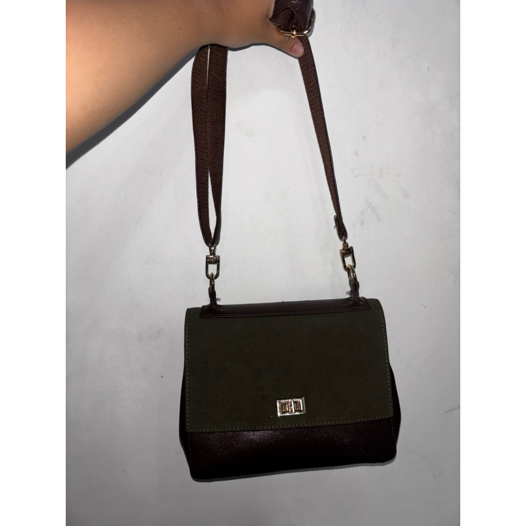 preloved enji suhwa shoulder bag army green