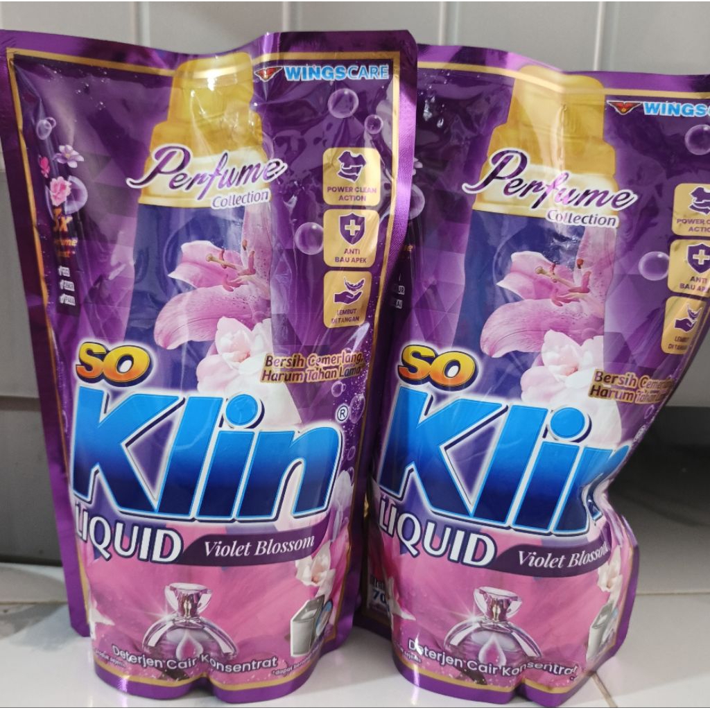 Soklin Detergen cair 700ml / soklin cair