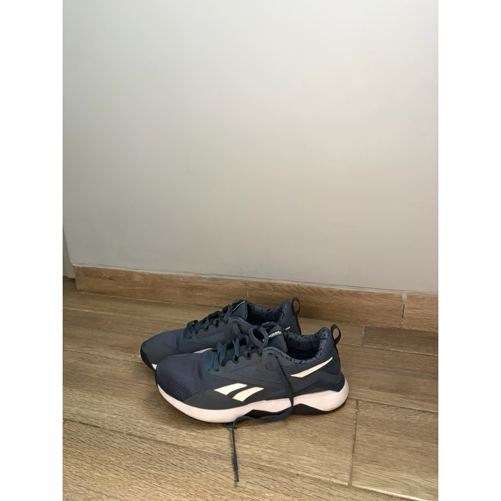 Sepatu Reebok Nanoflex TR Navy size 41 (bekas)