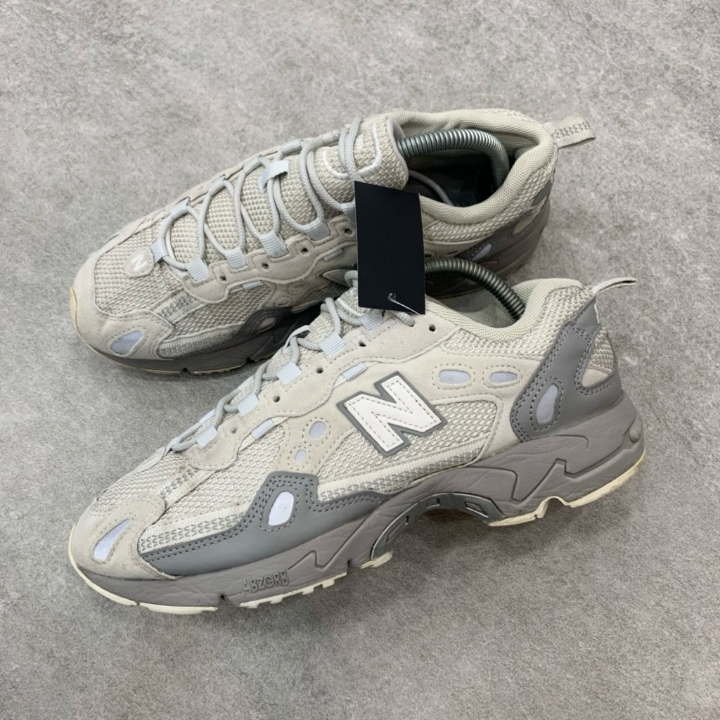 New Balance 827 Grey