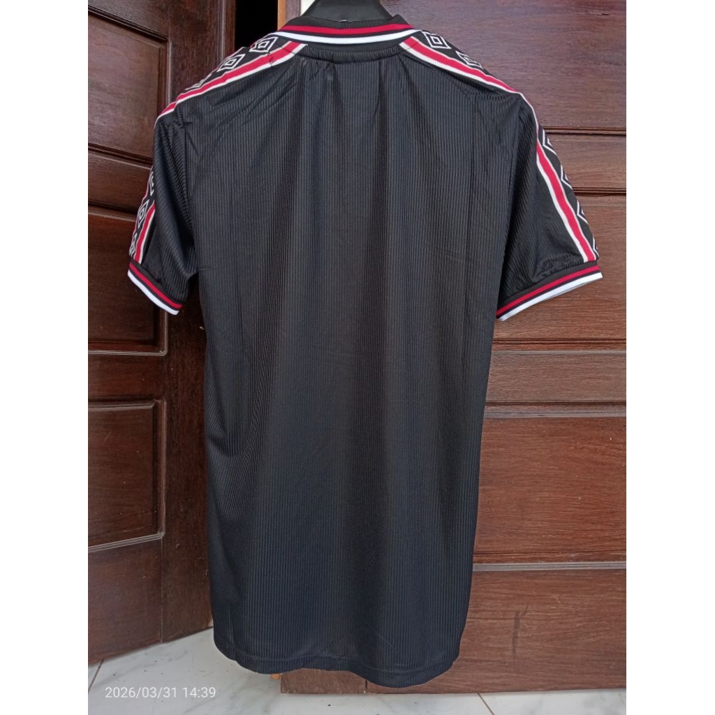 RETRO, Jersey MU hitam 98/99