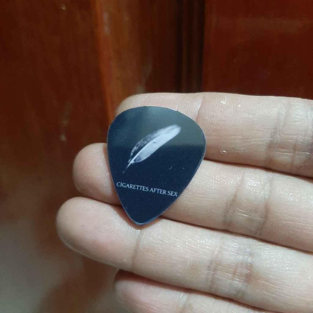 2 pcs pick gitar band cigarettes after sex