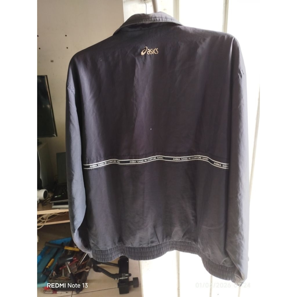 Jaket Asics