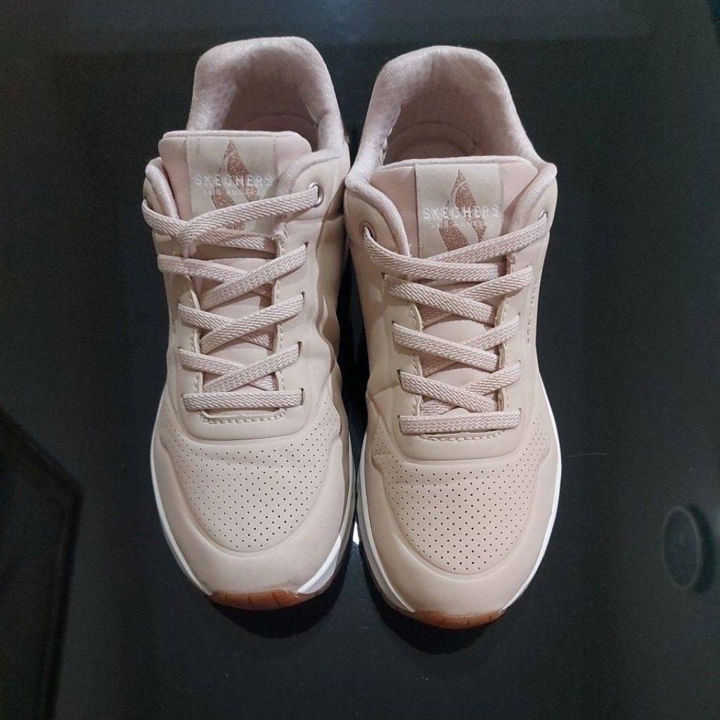 Sepatu Sketcher