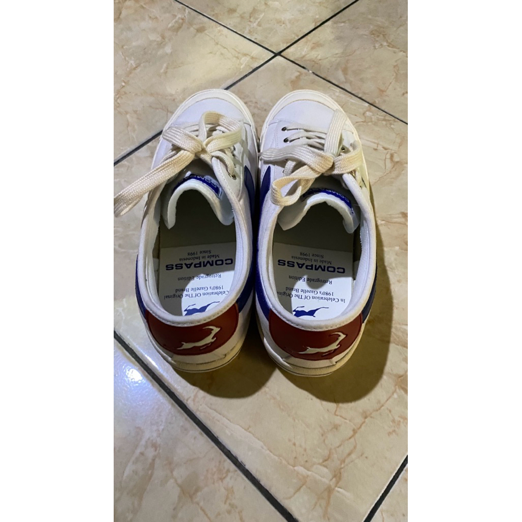 Sepatu Compass Retrograde Low White Blue ukuran 44 kondisi baru buka box