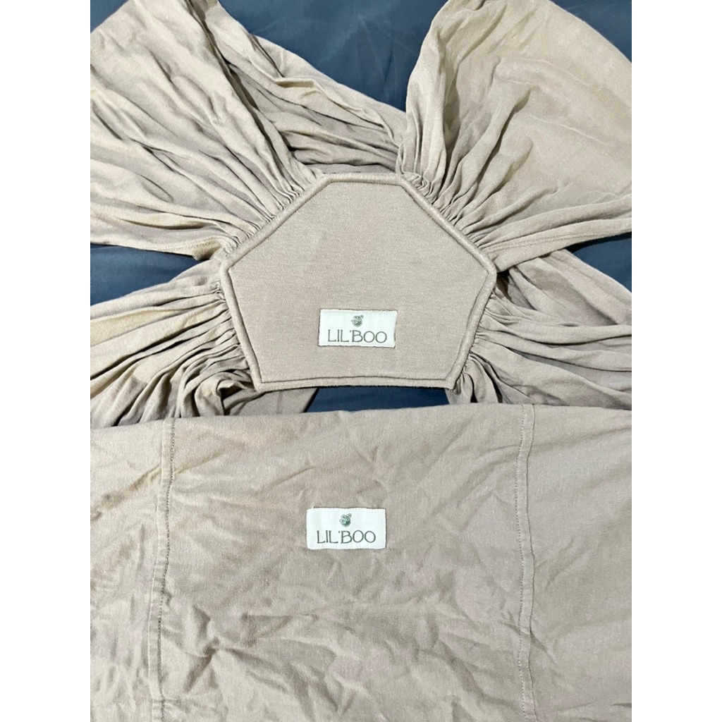 (PRELOVED) LIL’ BOO Gendongan Bayi Instan M-Shape 0–15kg Warna Mocca Size M