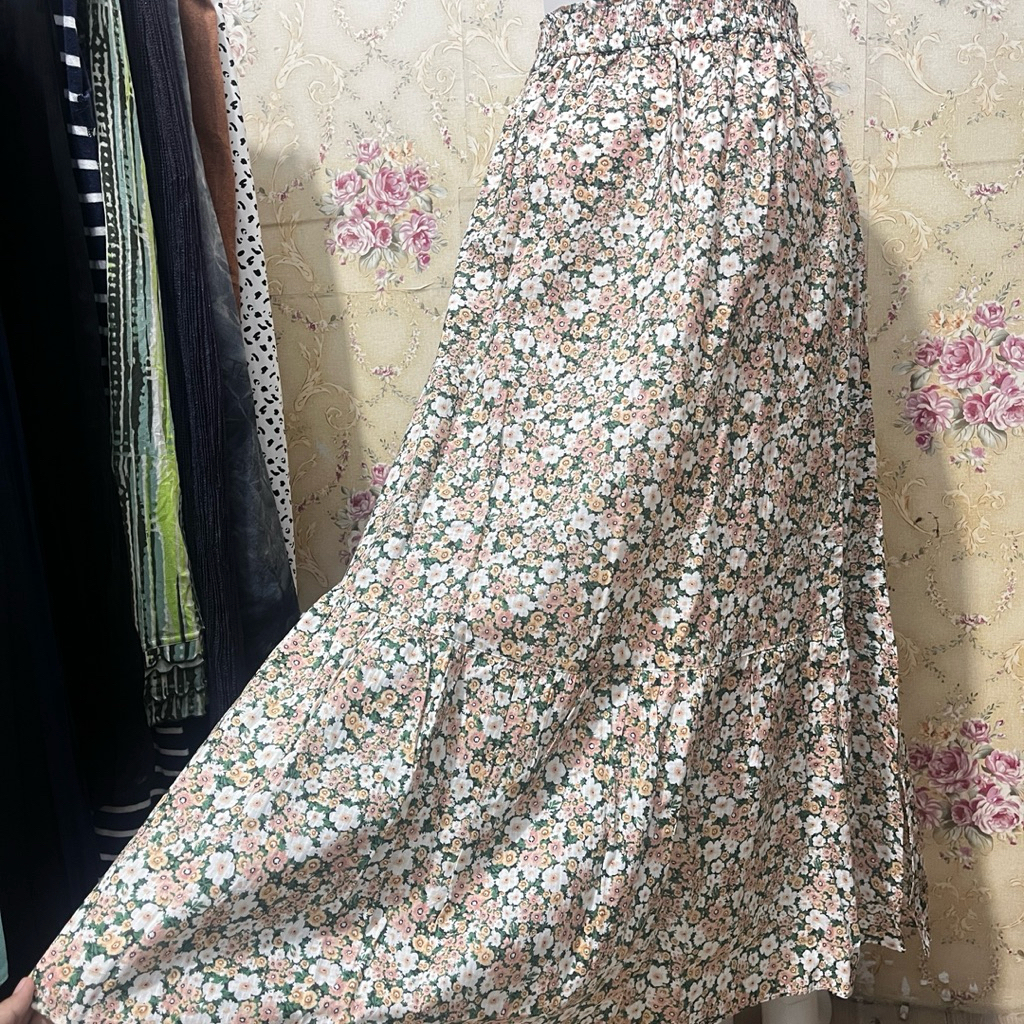 Rok bunga uniqlo paul Original | floral skirt wanita aesthetic