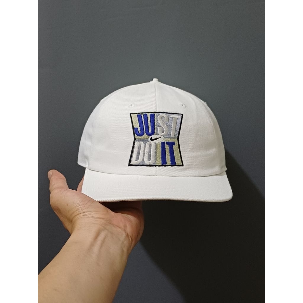 topi vintage90s nike second