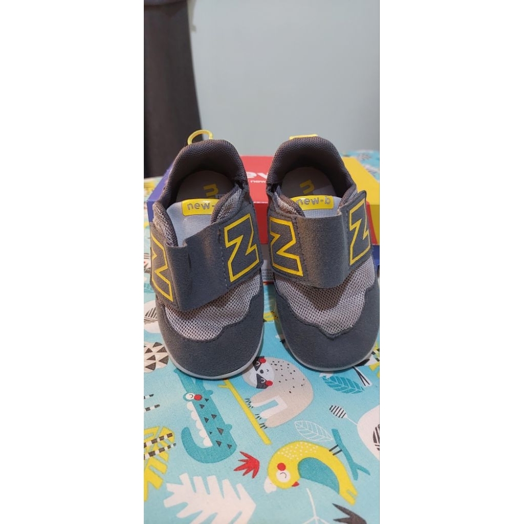 sepatu anak n*w bal*nce