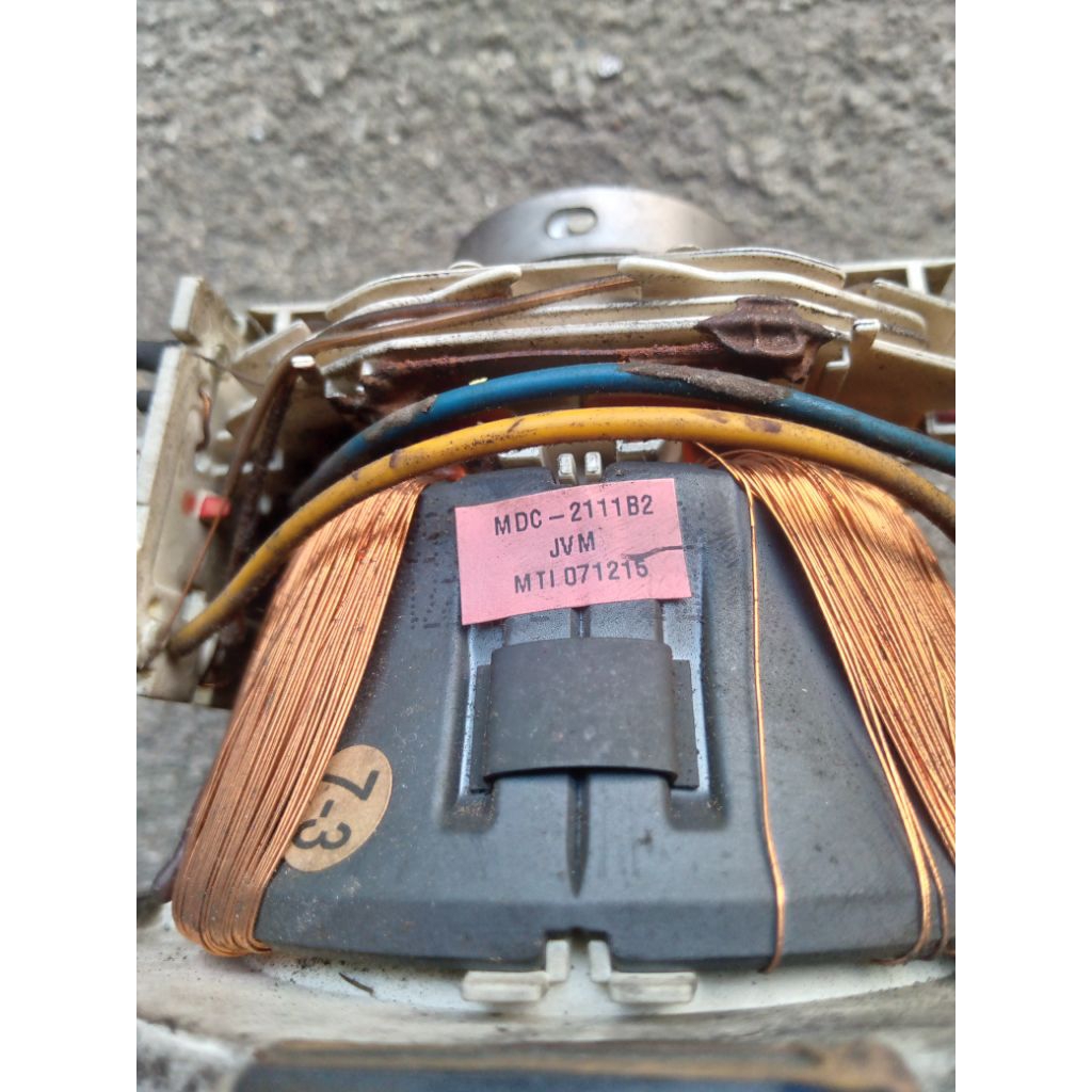 Yoke, konde TV tabung flat 21inc merk Polytron, normal.