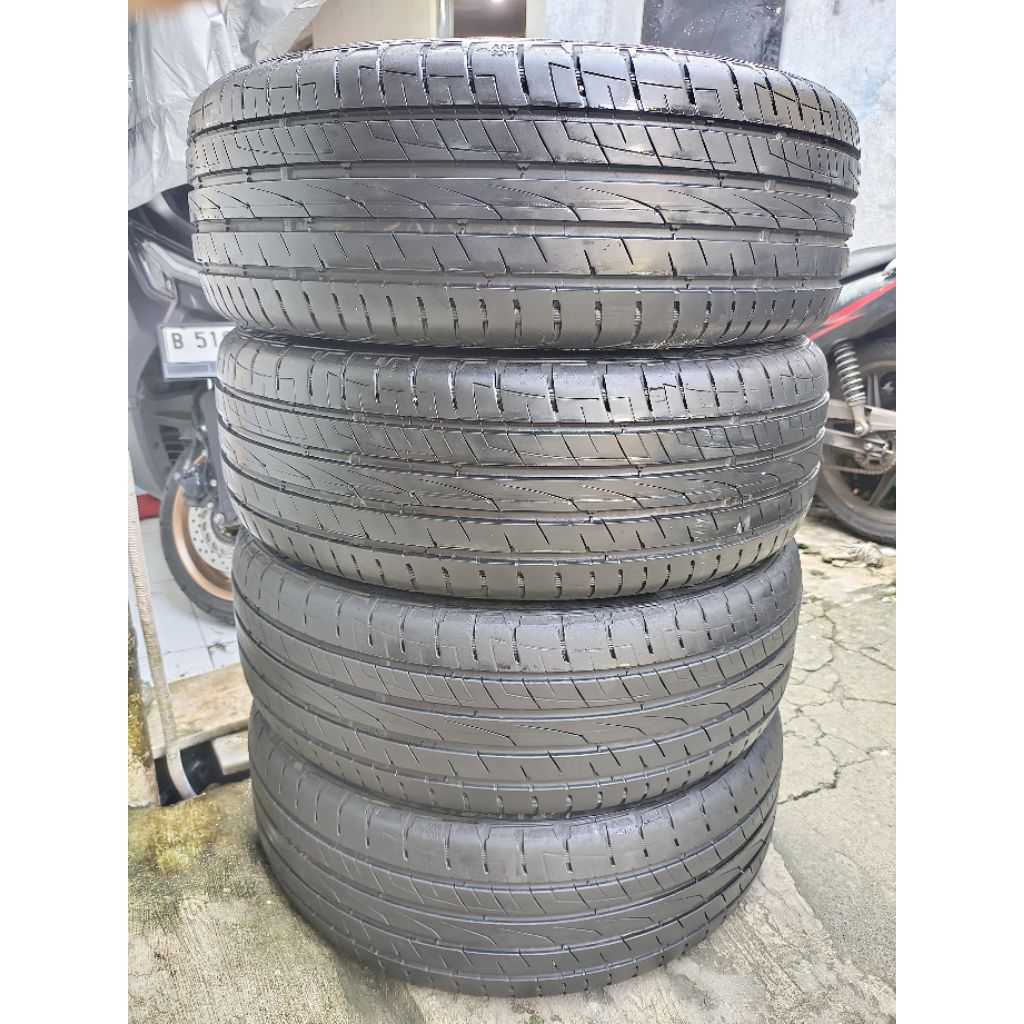BAN 215/60 R17 CONTINENTAL UC6 SUV