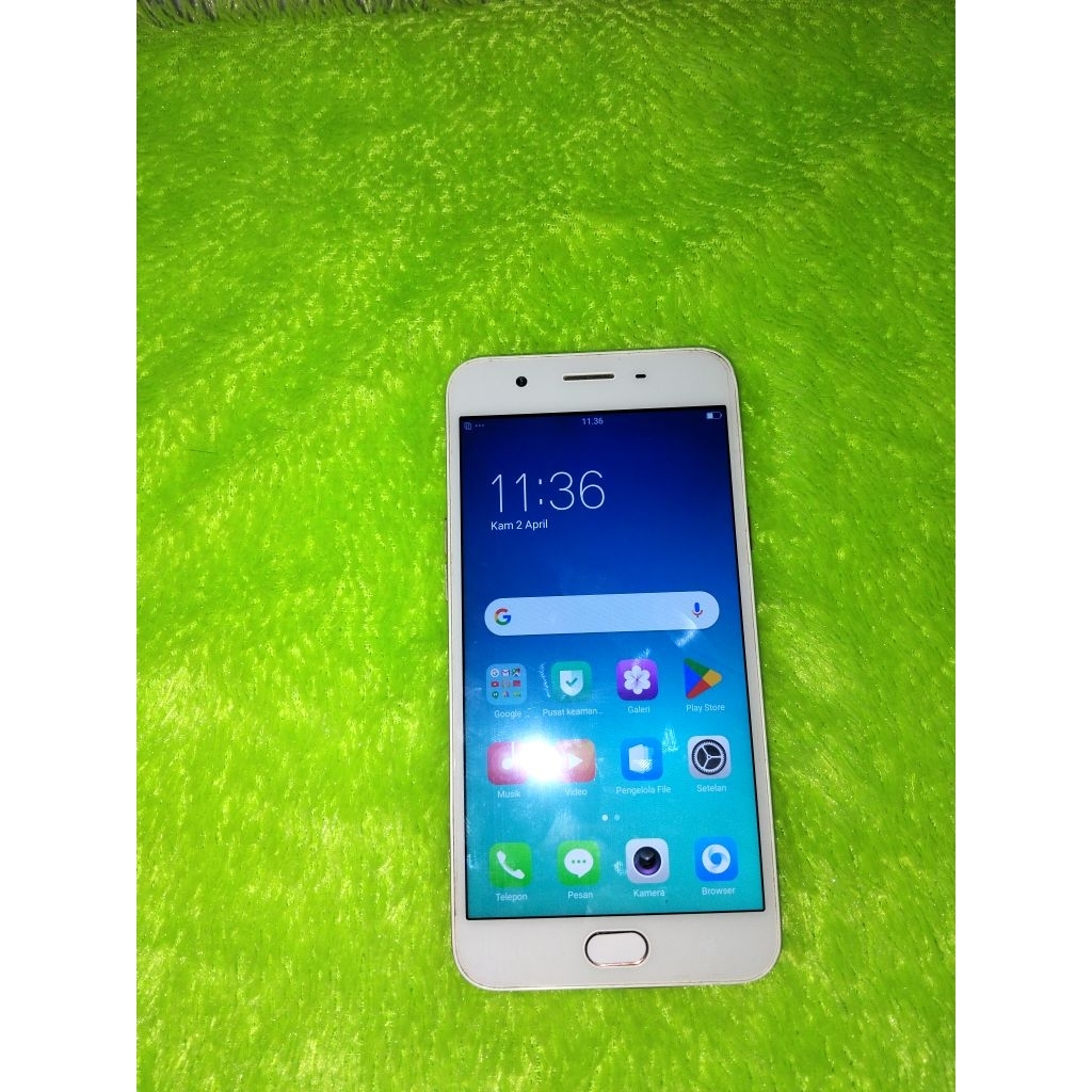 Oppo F1S ram 4/64 handphone second berkualitas normal siap pake mulus no minus