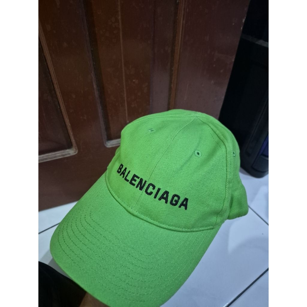 topi balenciaga