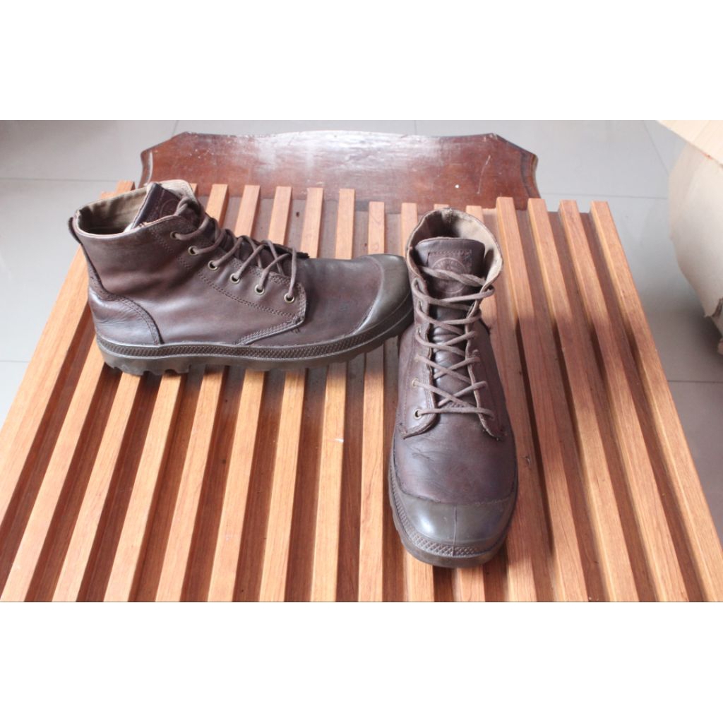sepatu boot high/ middle kanvas tebal" Palladium".upper kulit  outsole keras khas pala. size US 12 4