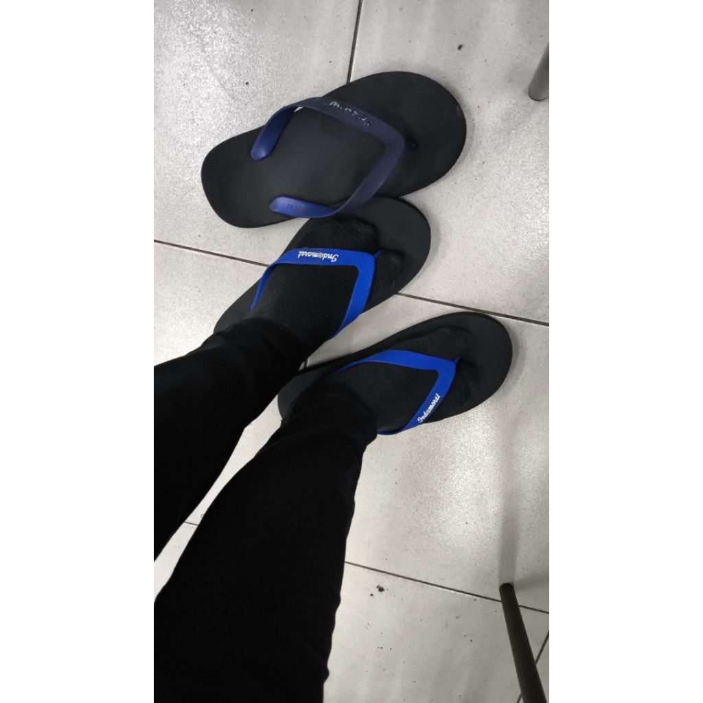 sandal indomaret