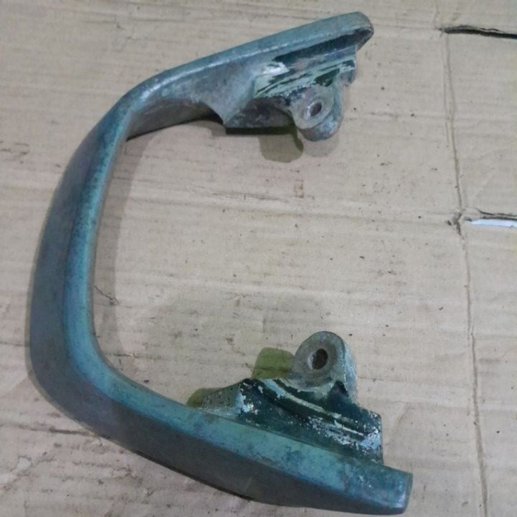 BEGEL JOK MOTOR PEGANGAN TANGAN BELAKANG SUZUKI THUNDER 125 Original