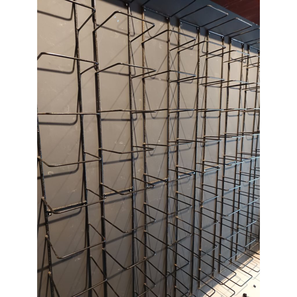 Rak display sepatu isi 12 sepatu tinggi 2 meter