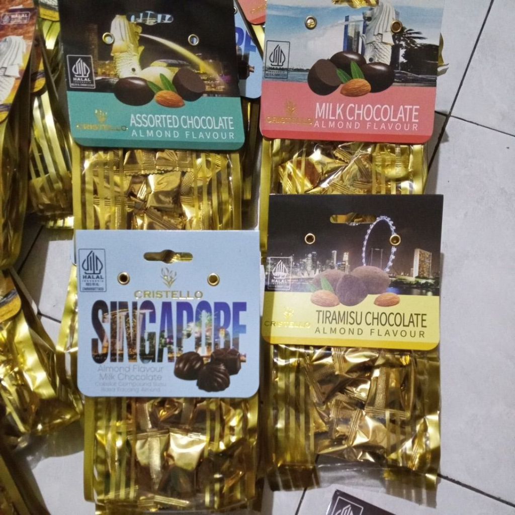 cristello chocolate almond flavour / coklat Singapura