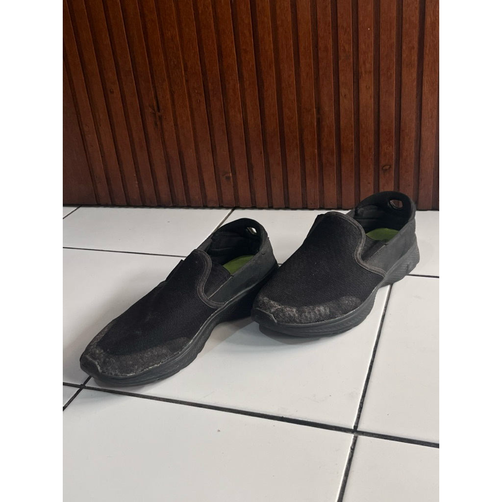 Skechers Go Walk 4 - Preloved