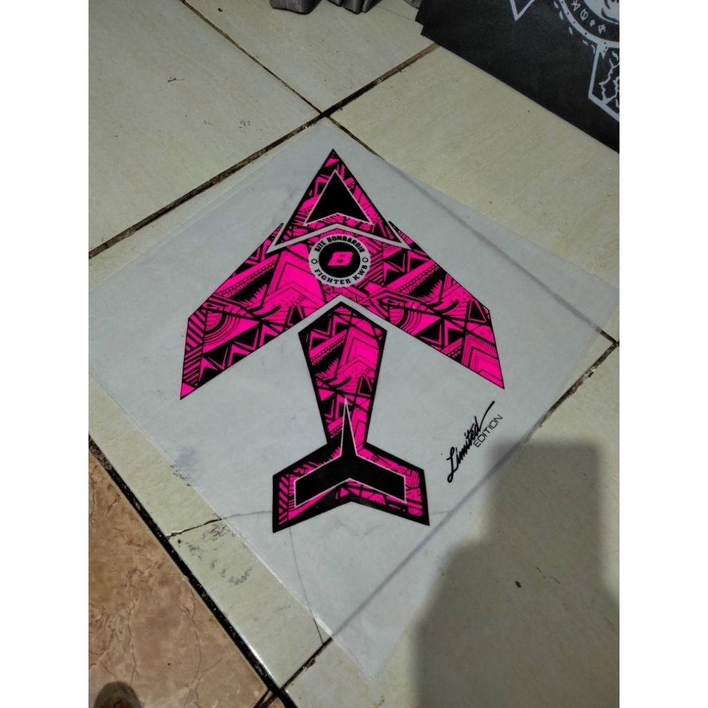 kertas layangan 2 warna