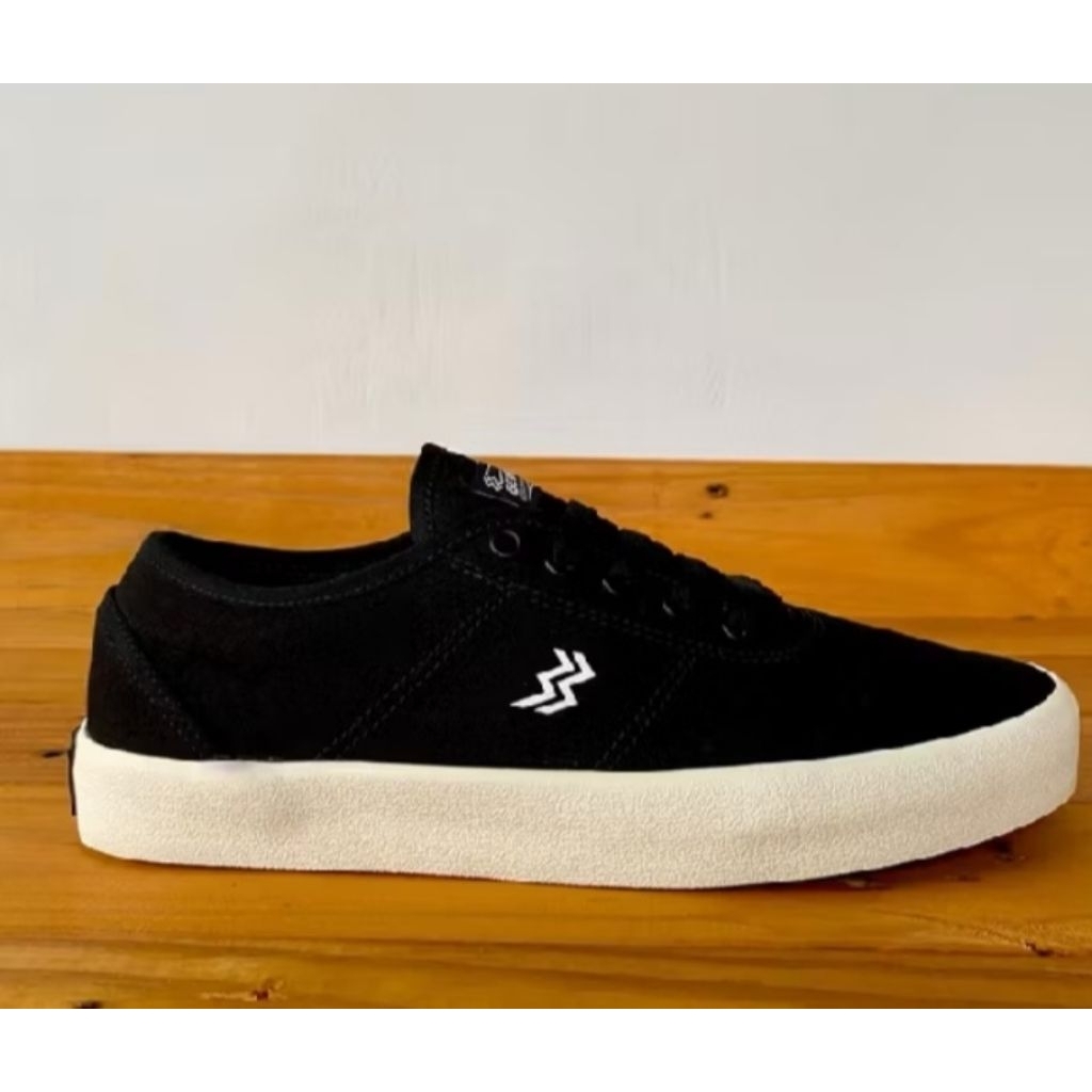 sepatu geoff max original-Ethan black white