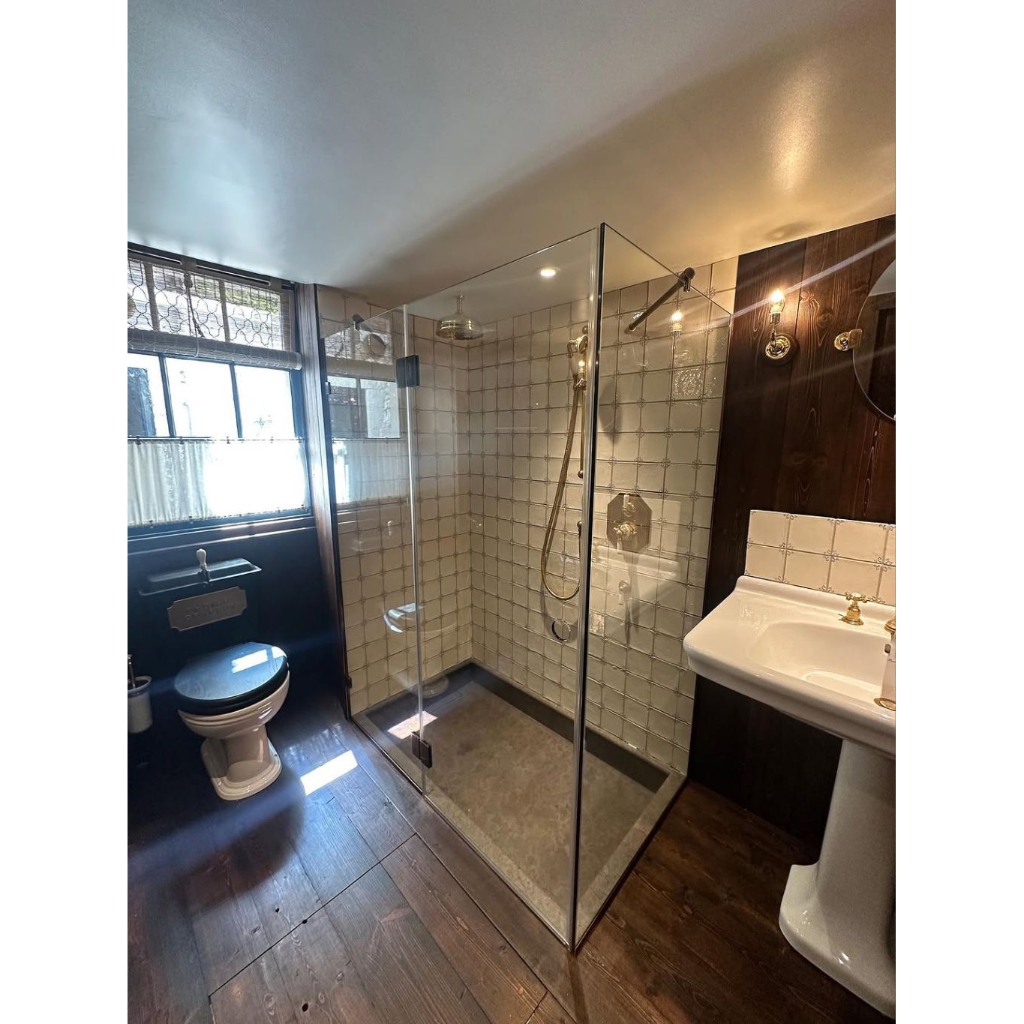 Shower Box Kamar Mandi Kaca Tempered Premium Custom Minimalis + Aksesoris Gold – Free Survey, Harga 