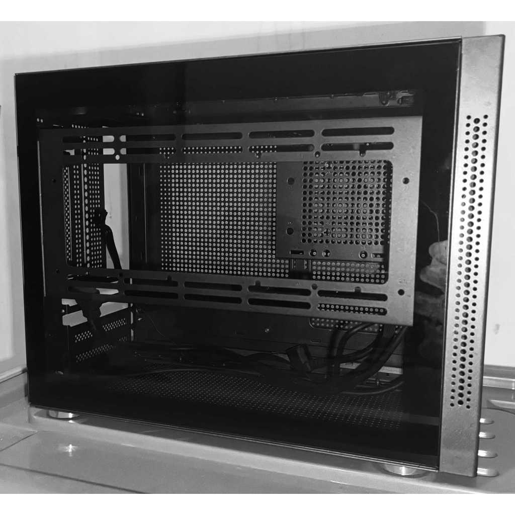 Cube Gaming Axel Glass Black