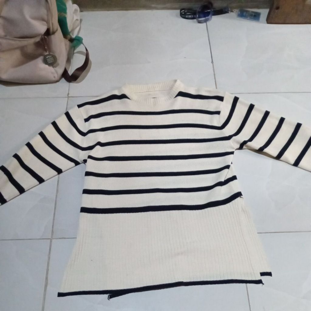 sweter rajut knit wanita jumbo hitam putih