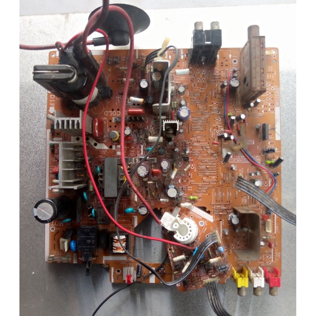 mesin tv tabung sharp layar datar/flat 21inch,komponen lengkap,cabutan blm test/gambling
