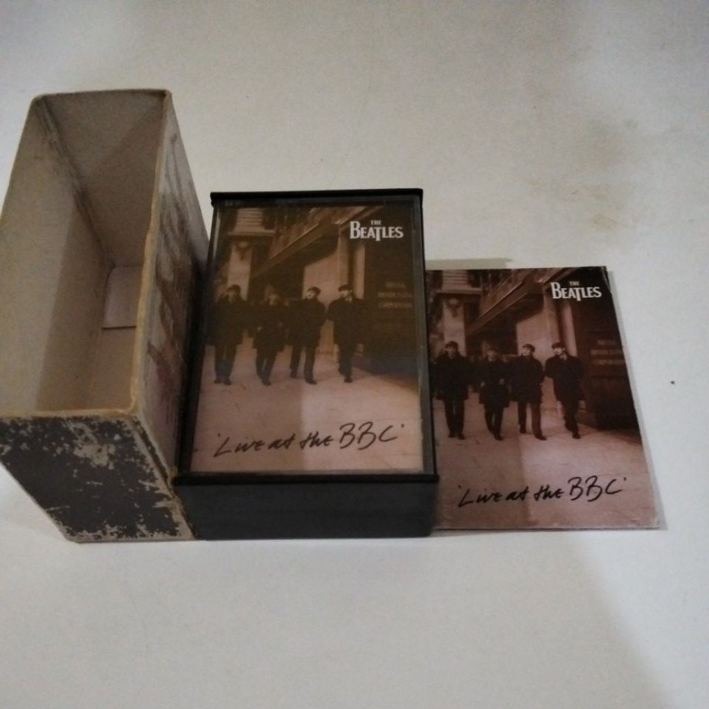 SEPAKET KASET IMPORT THE BEATLES LIVE AT BBC