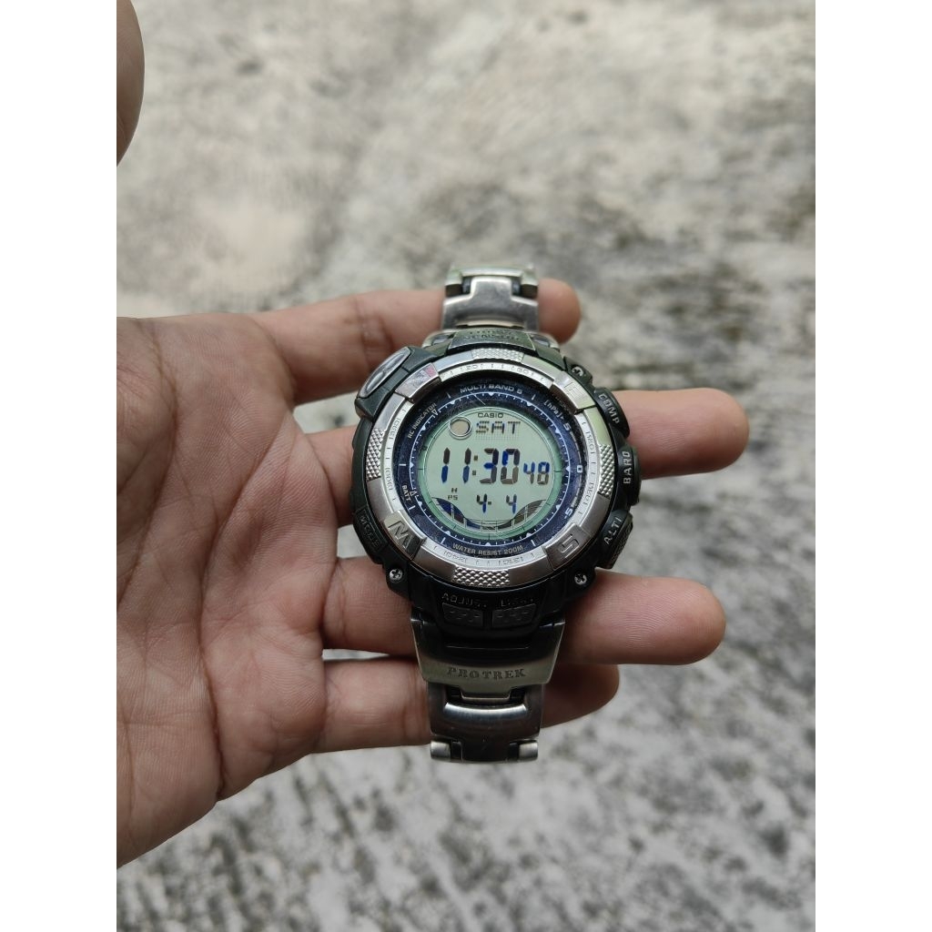 Casio Protrek PAW 1500 strap titanium