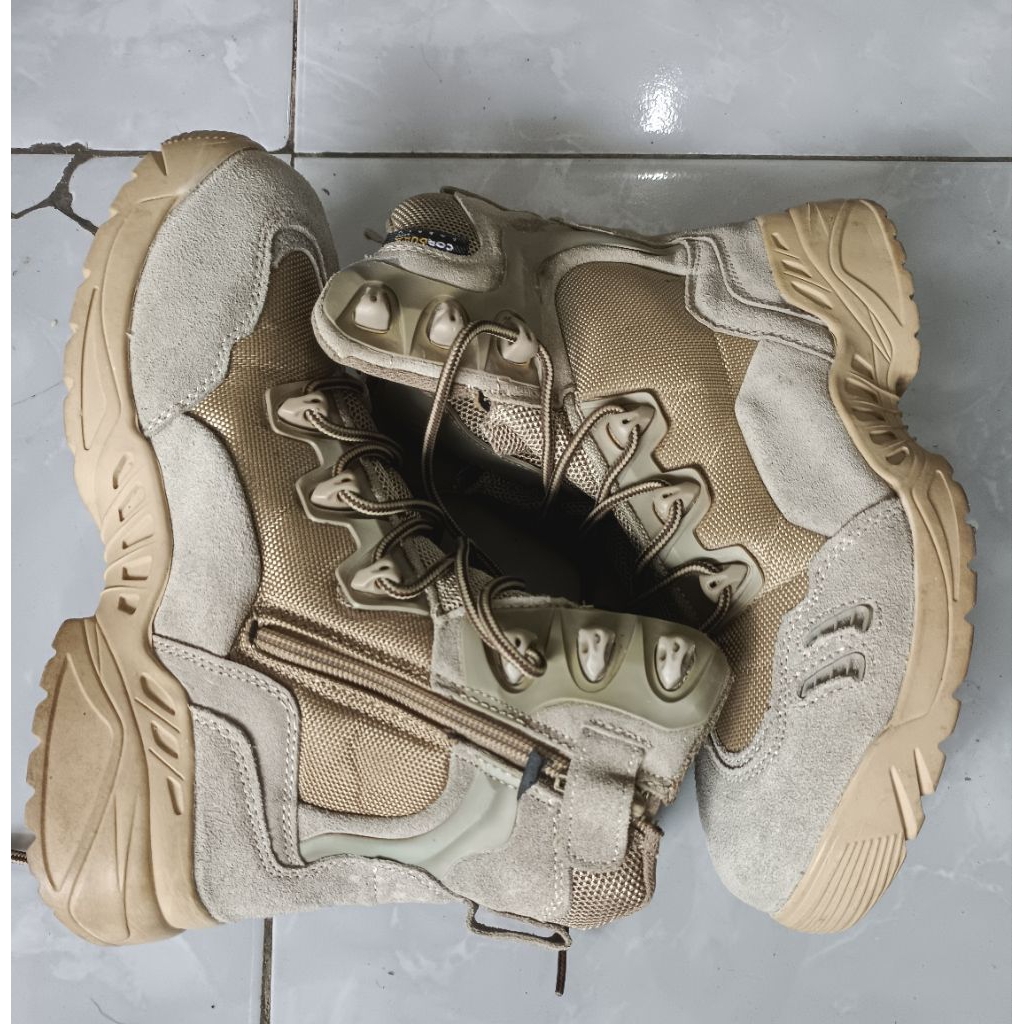 Sepatu Tactical Magnum size 41