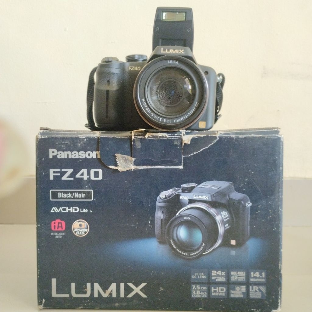Digital Camera Lumix DMC-FZ40 (second)