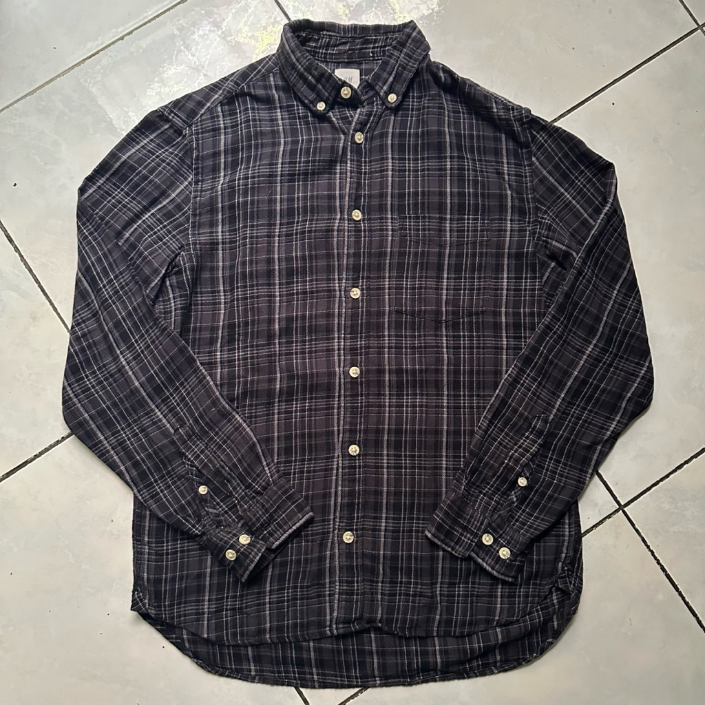 preloved kemeja h&m l.o.g.g. tartan shirt regular fit size S men | flanel baju cowok pl prelov
