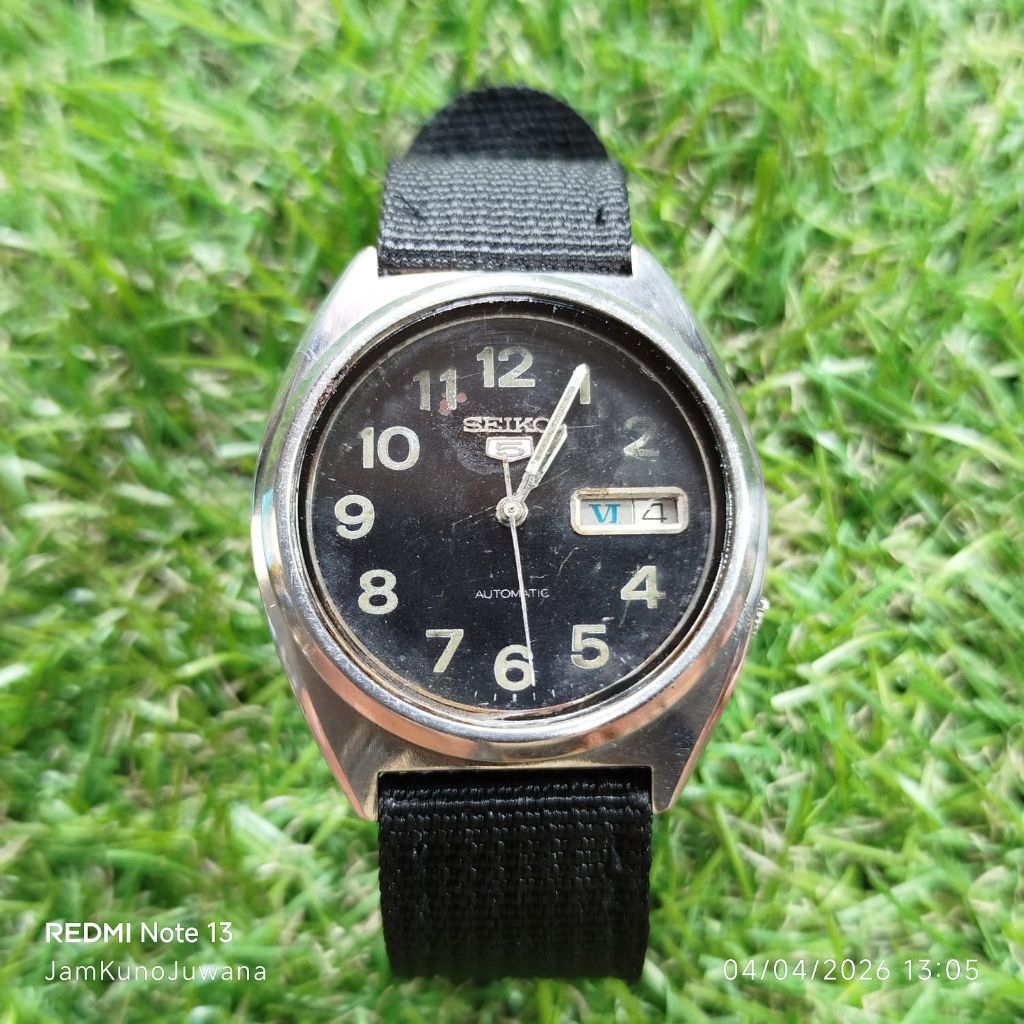 jam tangan Vintage SEIKO 5 automatic 7009 military dial