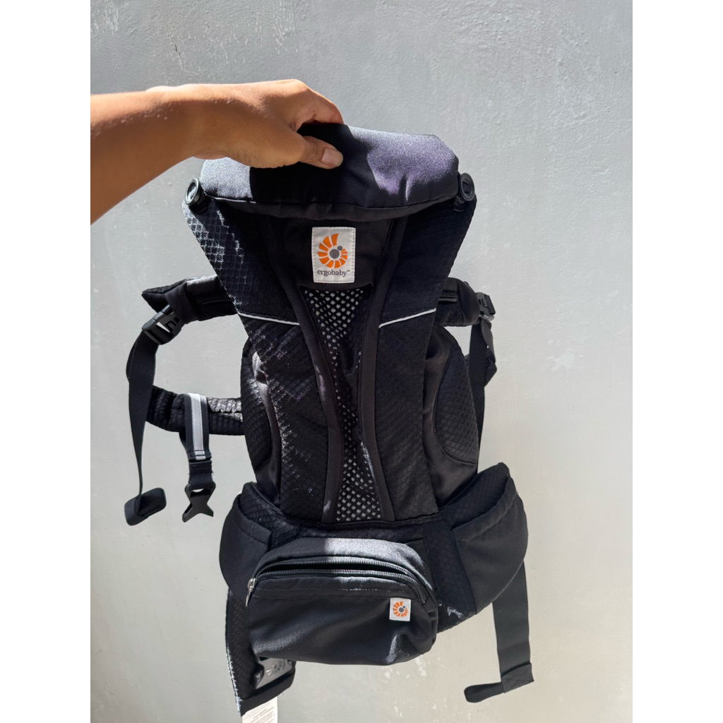 Preloved Gendongan Ergobaby Omni Breeze Onyx Black
